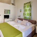 Hotel Chriselen 2*