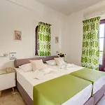 Hotel Chriselen 2*