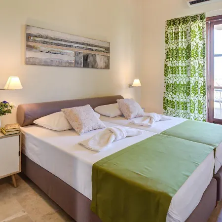 Chriselen Hotel 2*