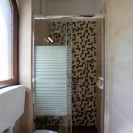Hotel Chriselen 2*