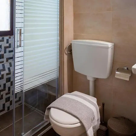 Szálloda Chriselen 2*