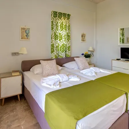 Chriselen Hotel