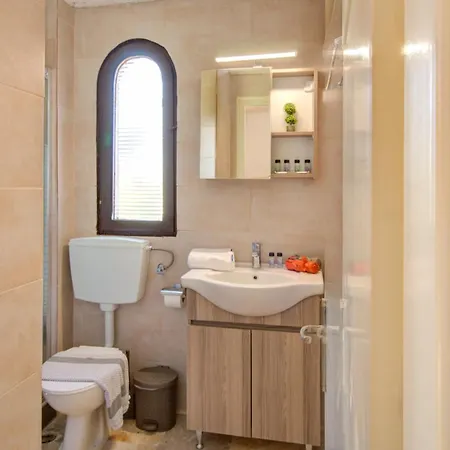 Chriselen 2* Eleonas