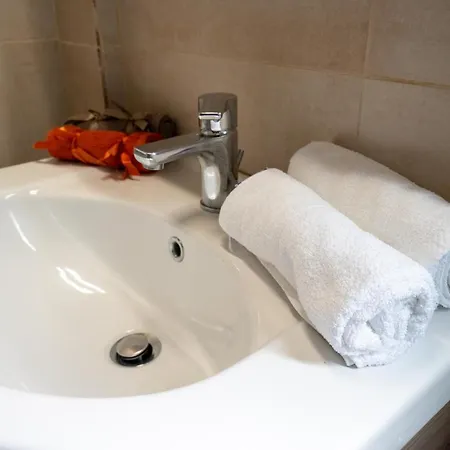 Chriselen 2* Eleonas